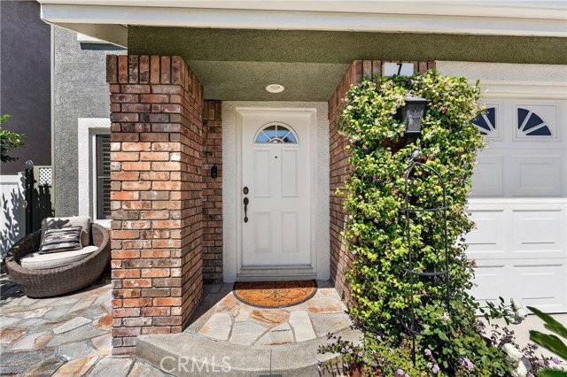 7 Carriage Dr - Photo 3 of 8