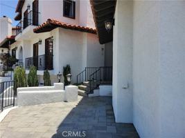 featured image of 219 W Escalones