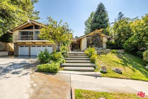 featured image of 18022 Lake Encino Dr