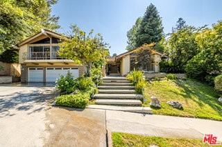 18022 Lake Encino Dr - Photo 2 of 8