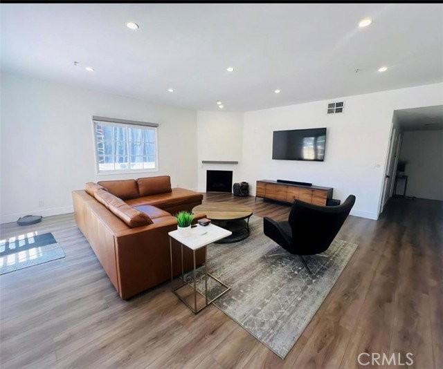 1645 Camden Ave #401 - Photo 3 of 8