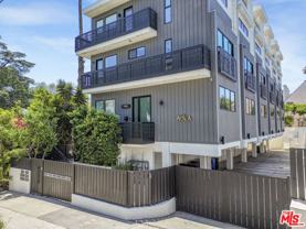 1447 N Martel Ave - Photo 1 of 1