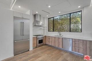 1447 N Martel Ave - Photo 2 of 8