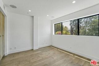 1447 N Martel Ave - Photo 6 of 8