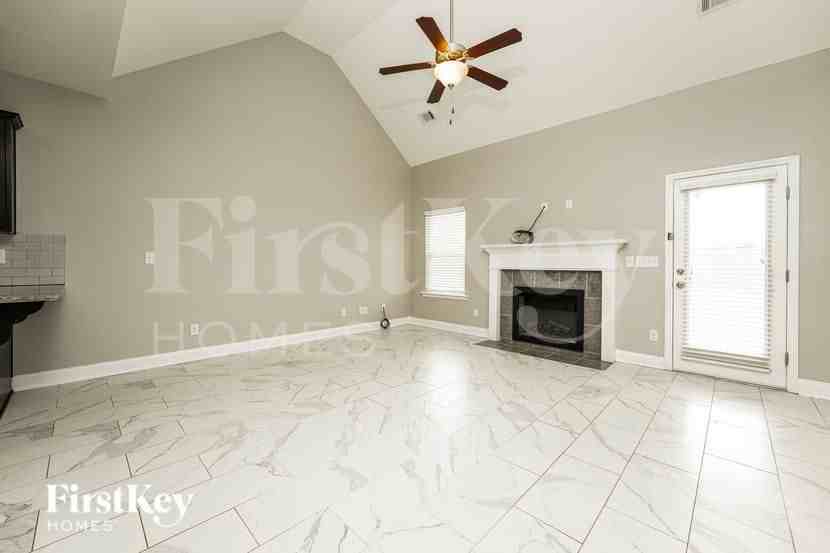 100 Orchard Ln - Photo 2 of 19