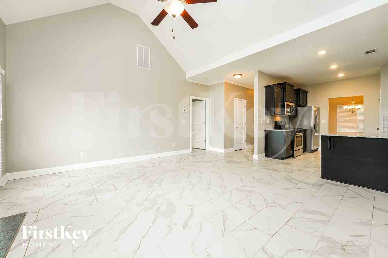 100 Orchard Ln - Photo 4 of 19