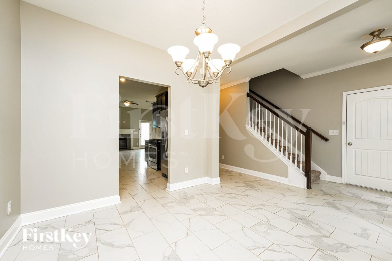 100 Orchard Ln - Photo 5 of 19