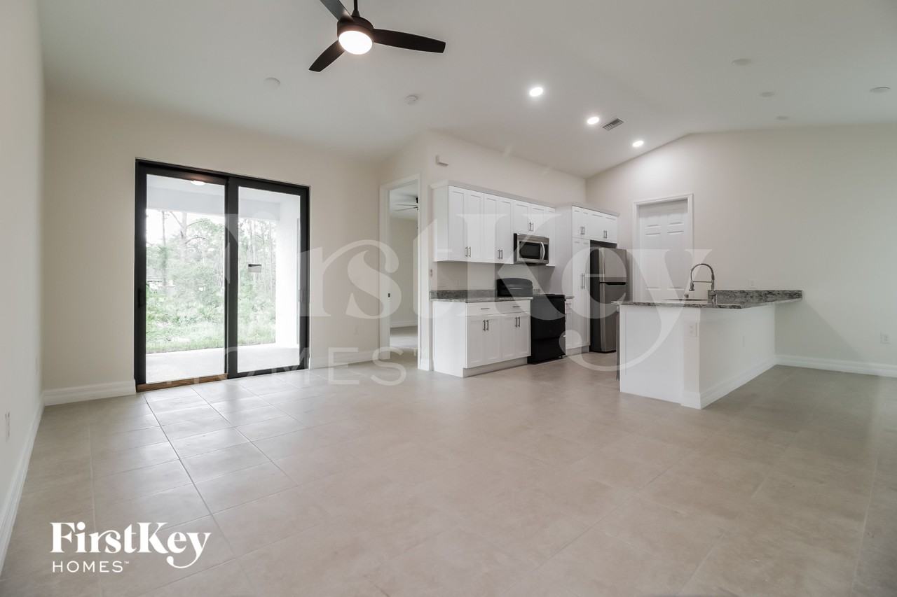 711 Nimitz Blvd - Photo 5 of 16