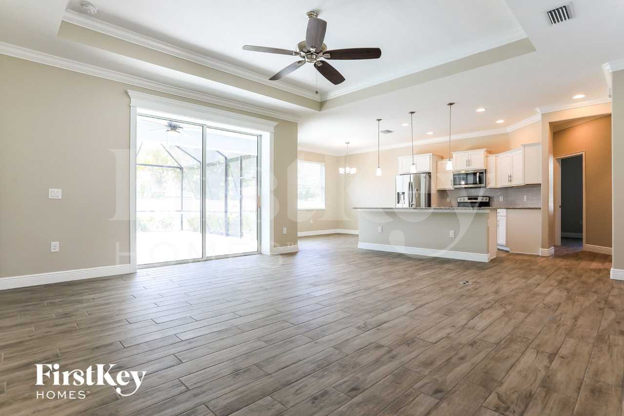 4099 Carver St - Photo 2 of 16