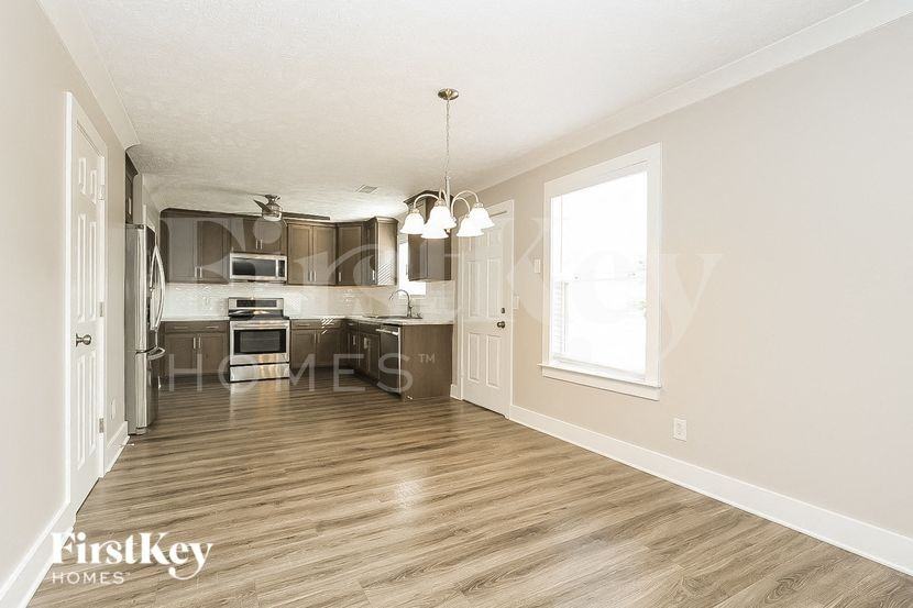 6001 Burnett Cir - Photo 4 of 15