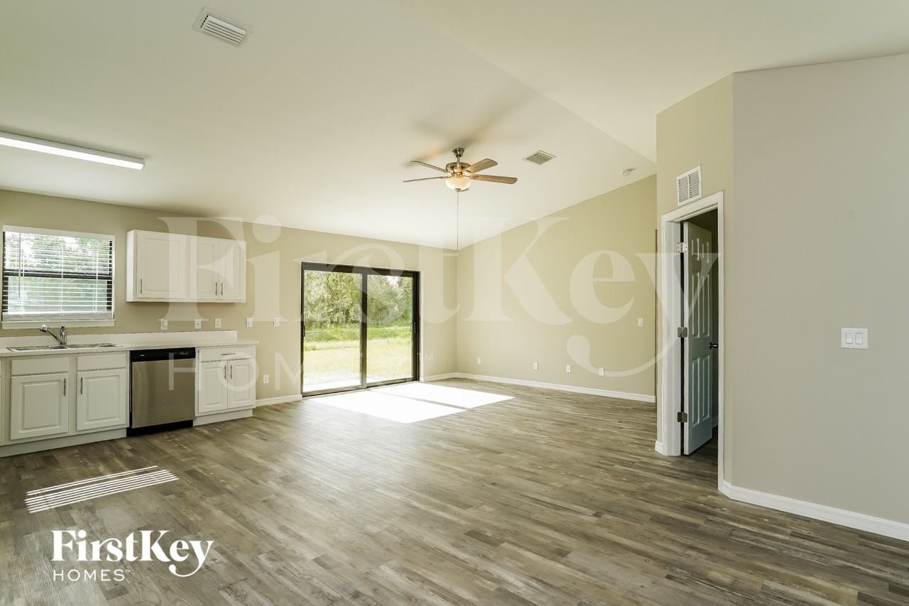 755 Puccini Ave S - Photo 3 of 16