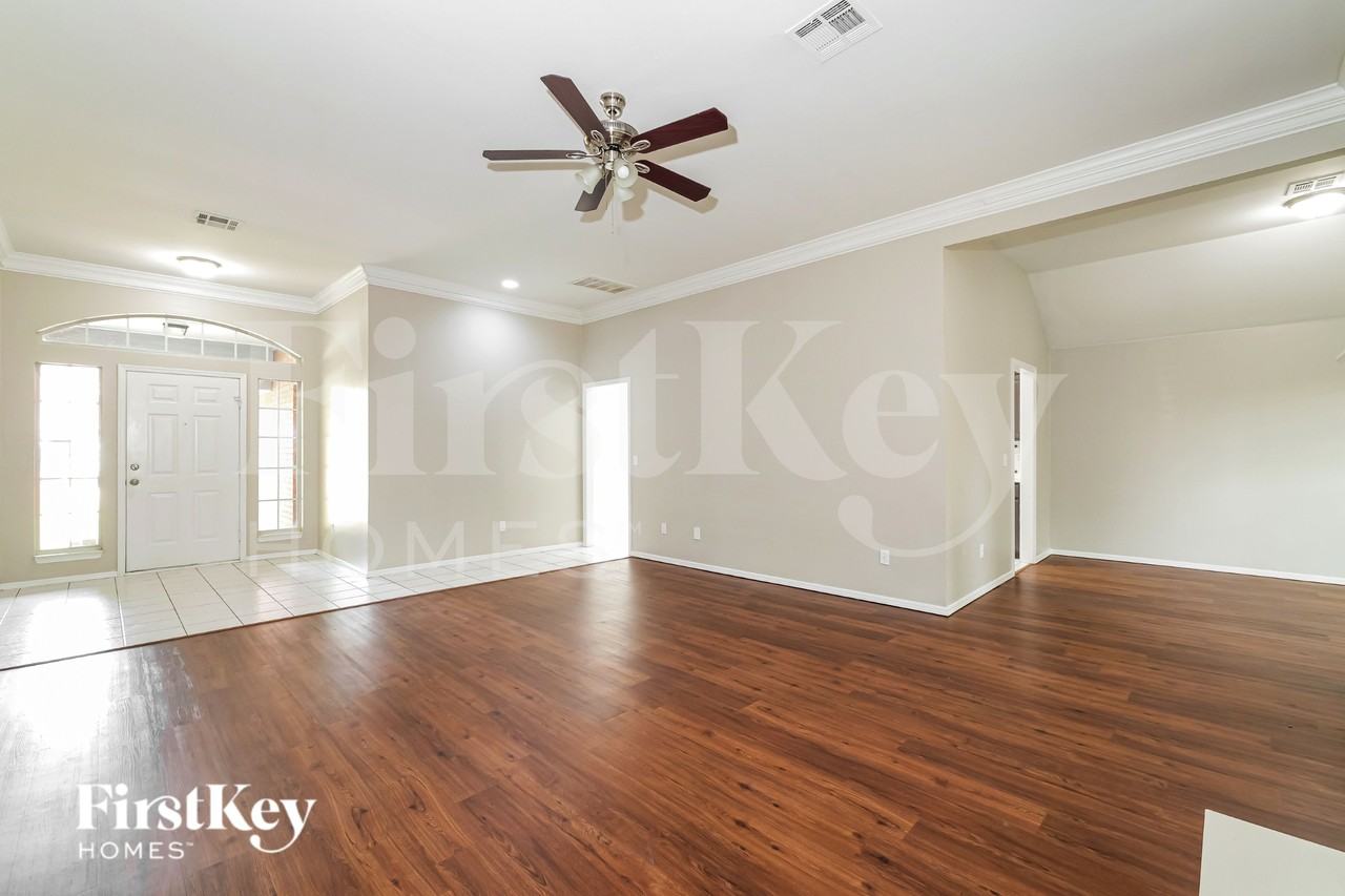 1528 Nw 179th St - Photo 4 of 19