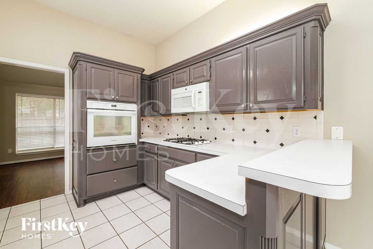 1528 Nw 179th St - Photo 6 of 19