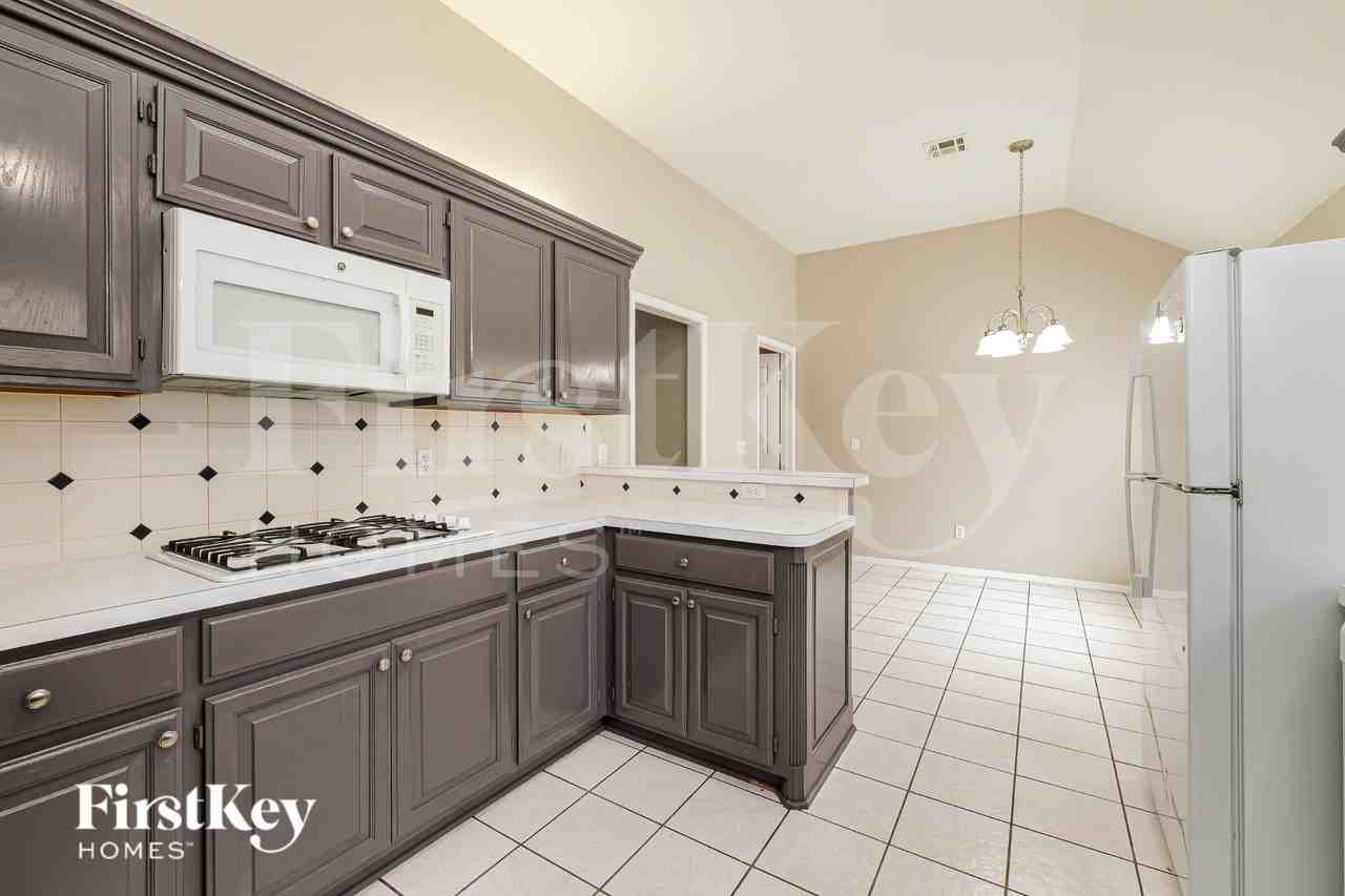 1528 Nw 179th St - Photo 7 of 19