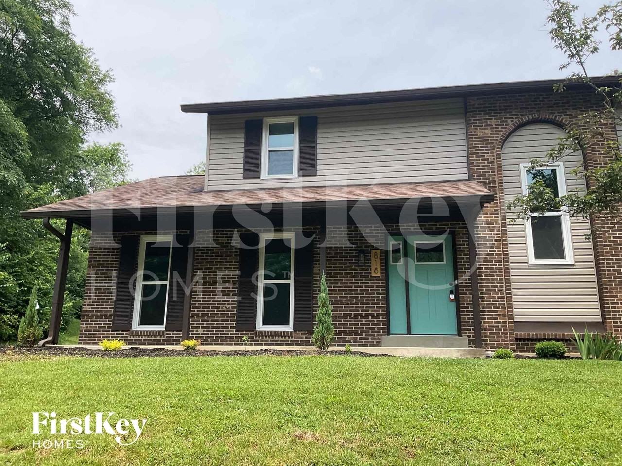 816 Broadview Dr - Photo 2 of 15