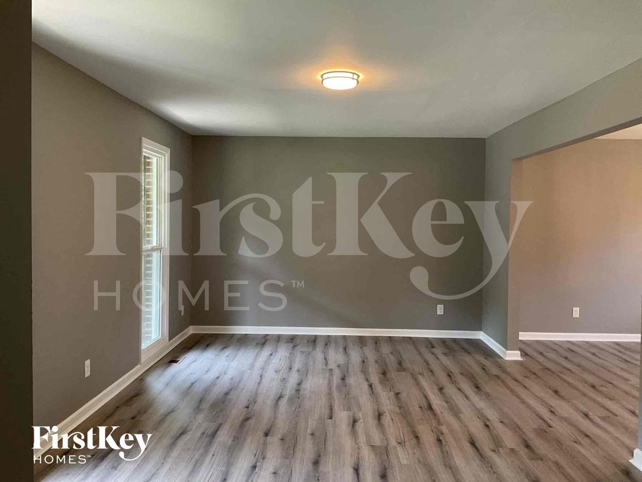 816 Broadview Dr - Photo 4 of 15