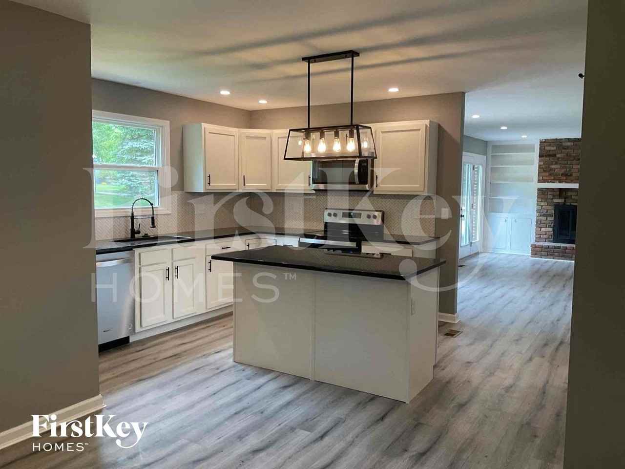 816 Broadview Dr - Photo 5 of 15