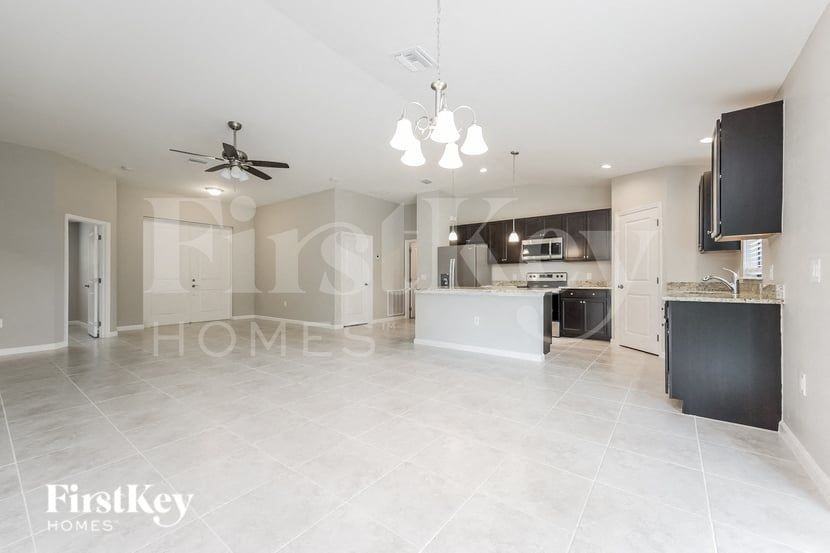 4307 2nd St Sw - Photo 4 of 15