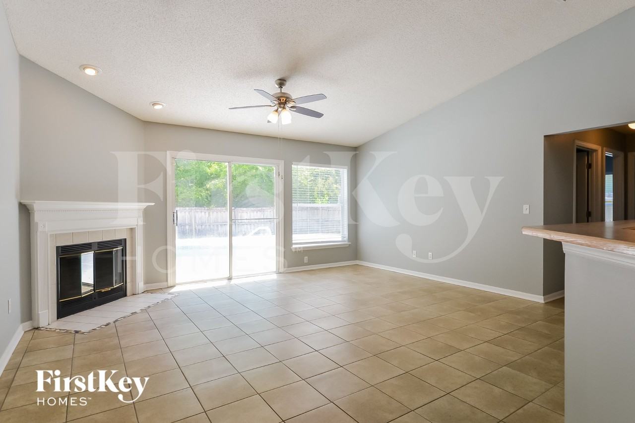 153 Johns Glen Dr - Photo 3 of 16