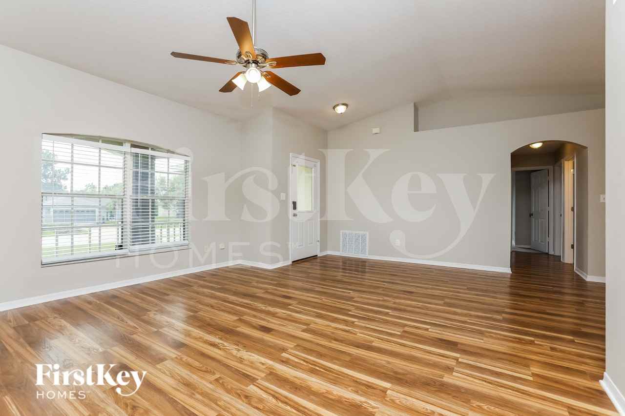 14425 N Greater Hills Blvd - Photo 2 of 16
