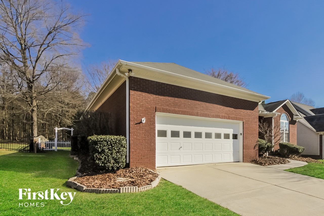 563 Gatsby Pl Nw - Photo 3 of 15