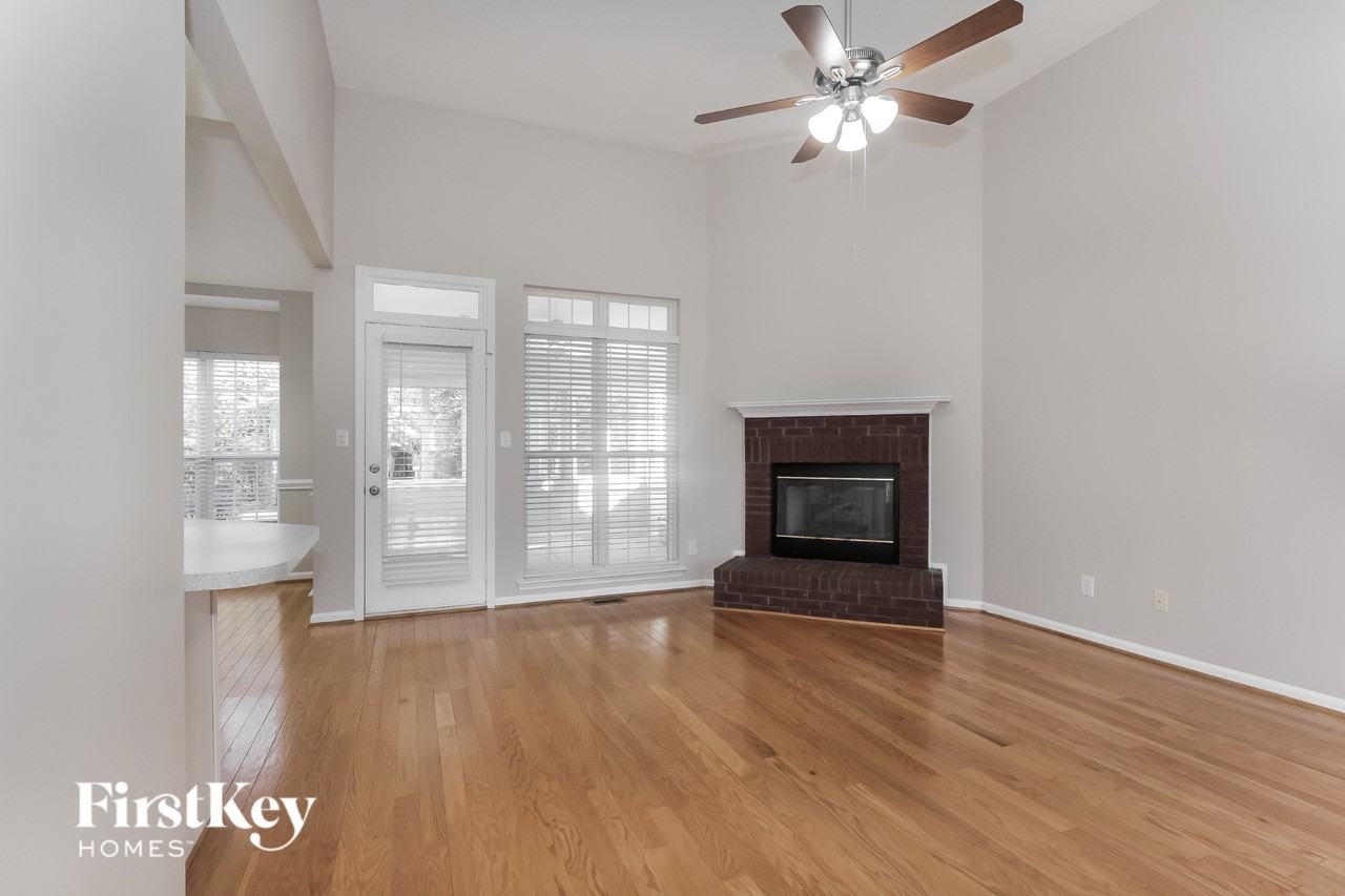 563 Gatsby Pl Nw - Photo 4 of 15