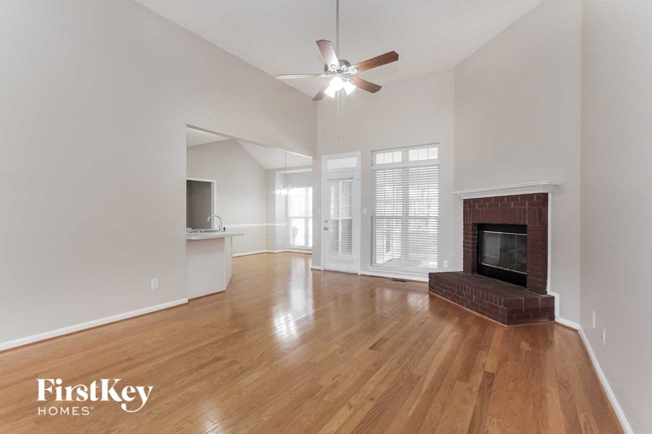 563 Gatsby Pl Nw - Photo 5 of 15