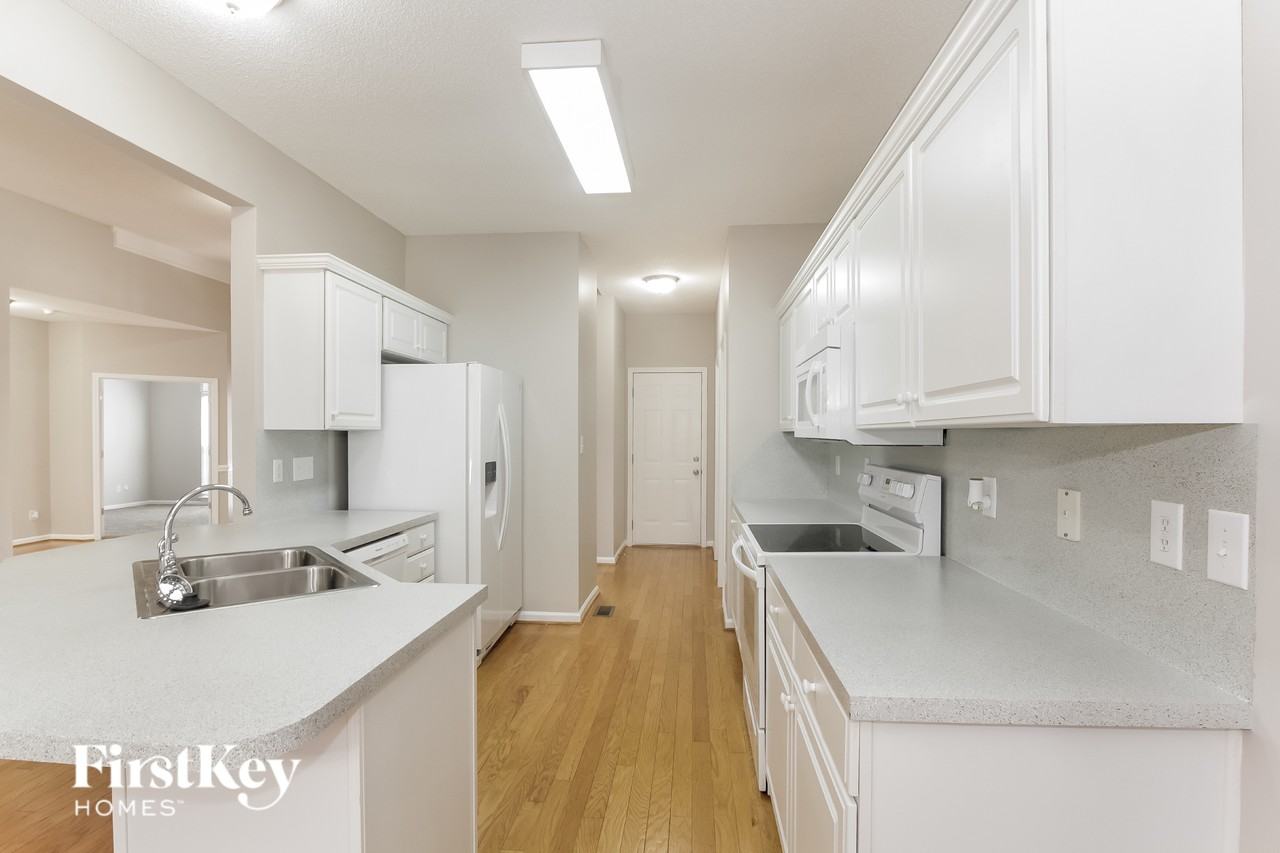 563 Gatsby Pl Nw - Photo 6 of 15