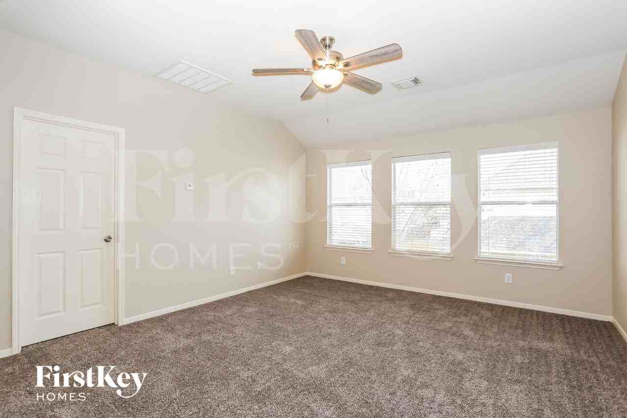 18210 Olive Tree Ct - Photo 7 of 16