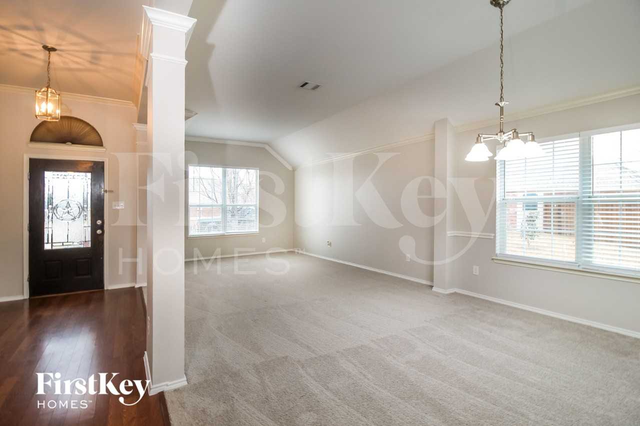 424 Stampede Ct - Photo 5 of 16