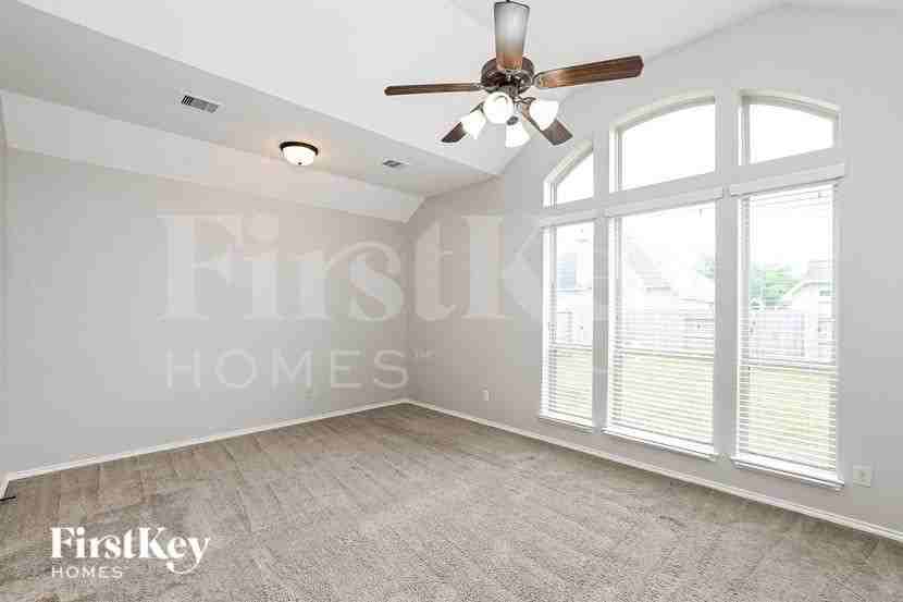 10402 Golden Hearth Ln - Photo 7 of 16