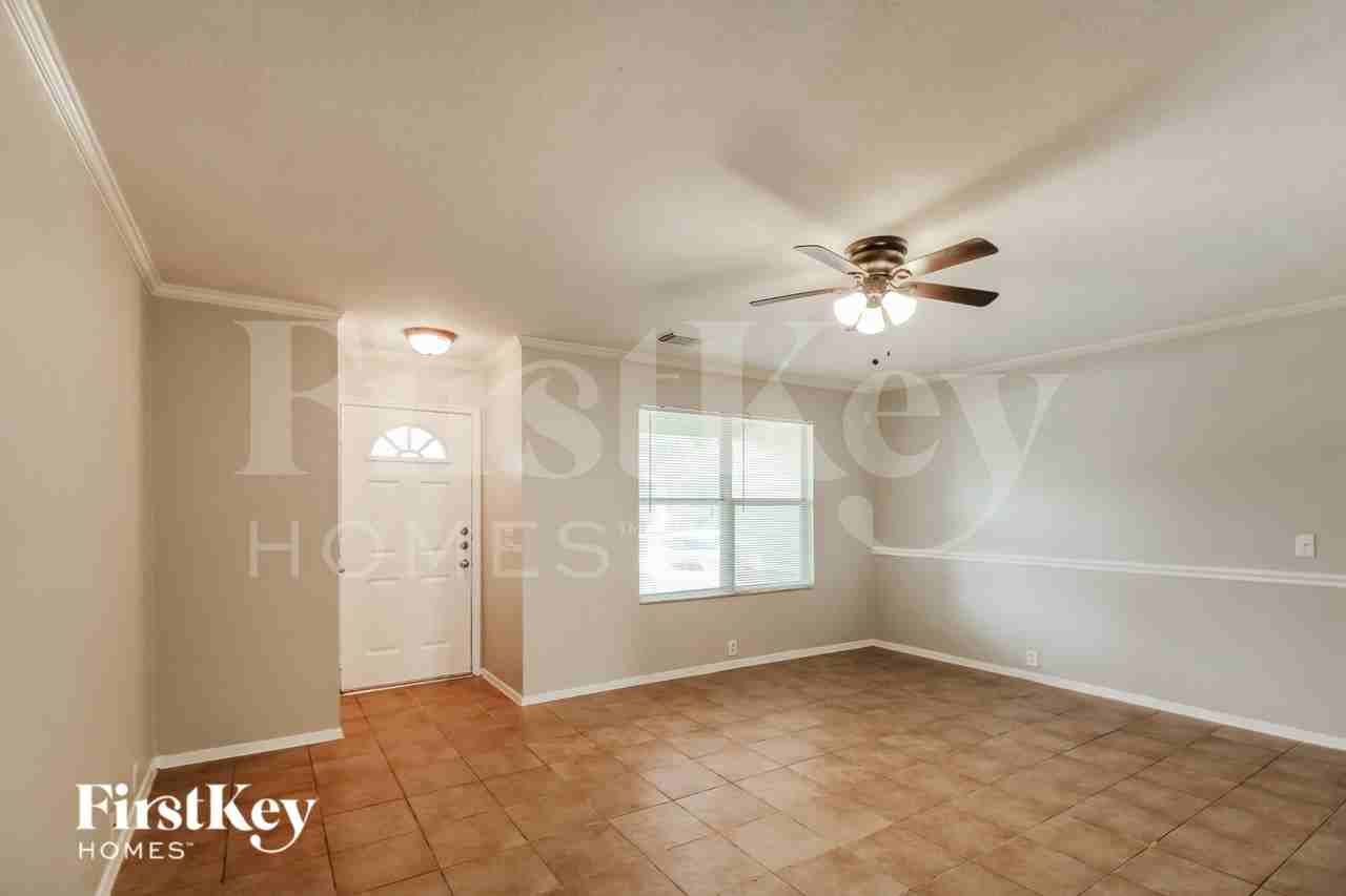 3235 Becker Glen St - Photo 5 of 20