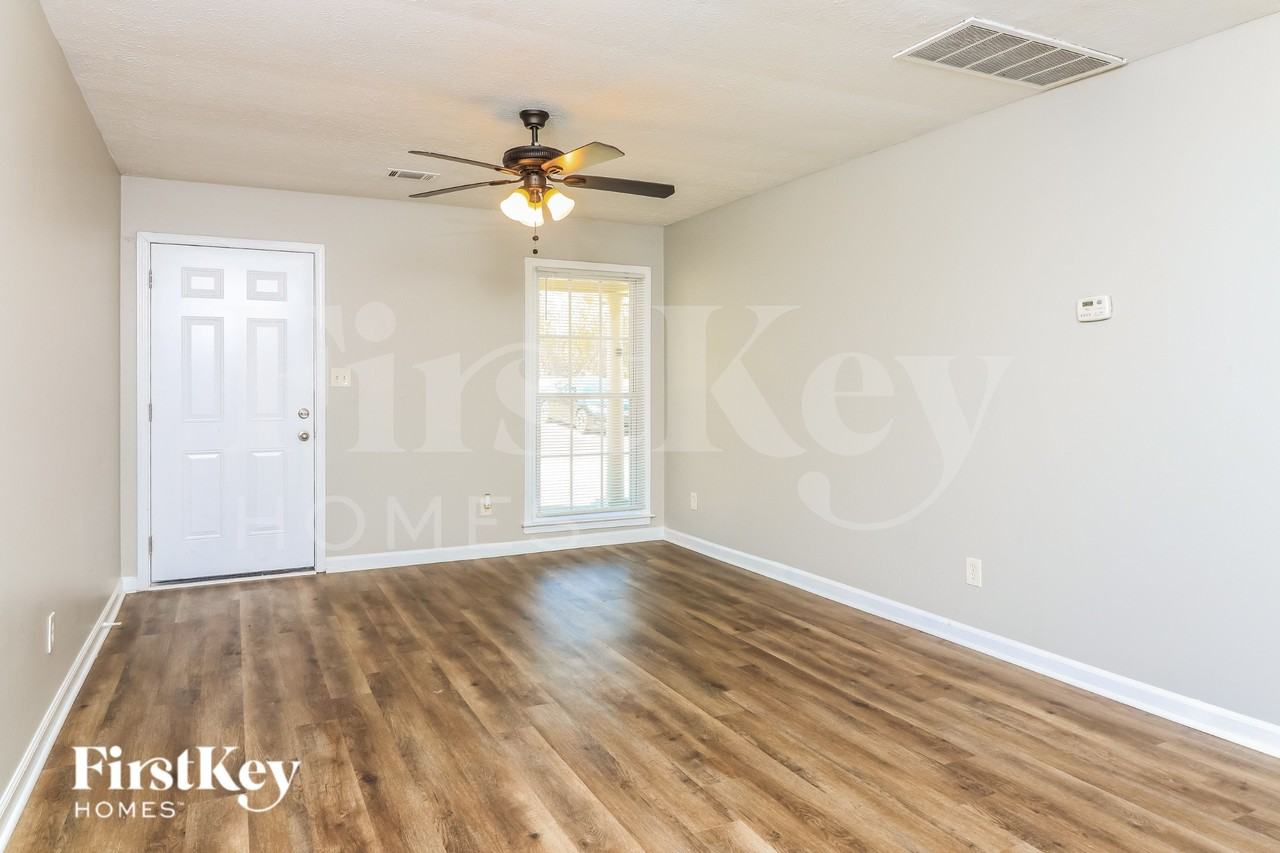 1910 Brownsville Rd #2 - Photo 4 of 16