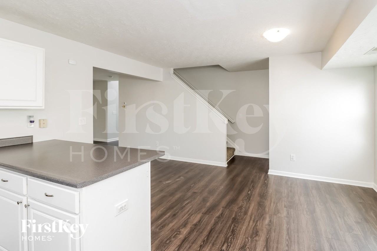 5973 Marsh Cir - Photo 5 of 15