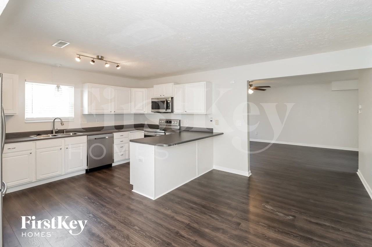 5973 Marsh Cir - Photo 7 of 15