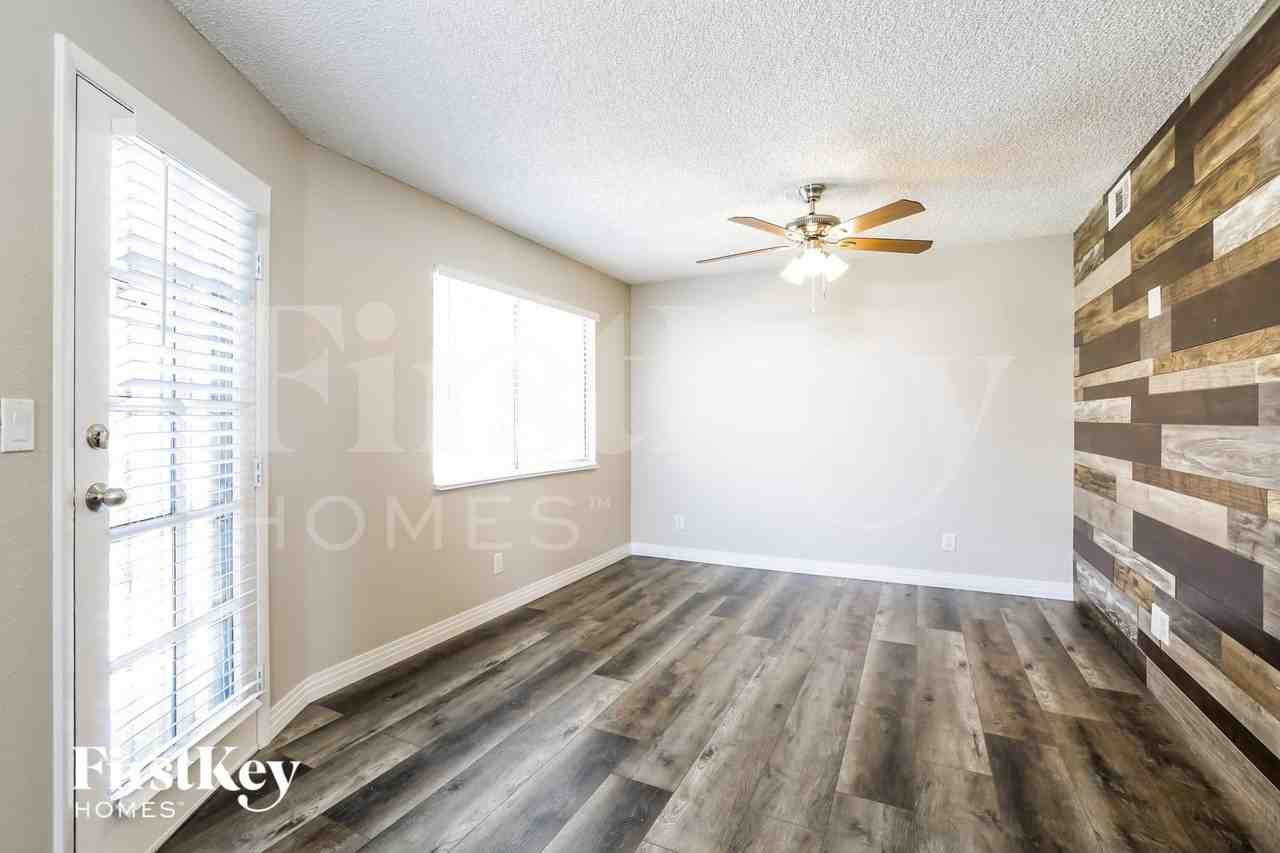 2699 Moortown St - Photo 5 of 15