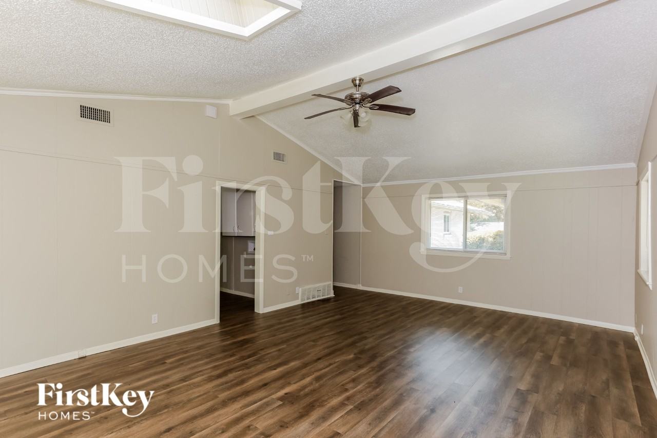 3105 Santa Fe Trl - Photo 3 of 16