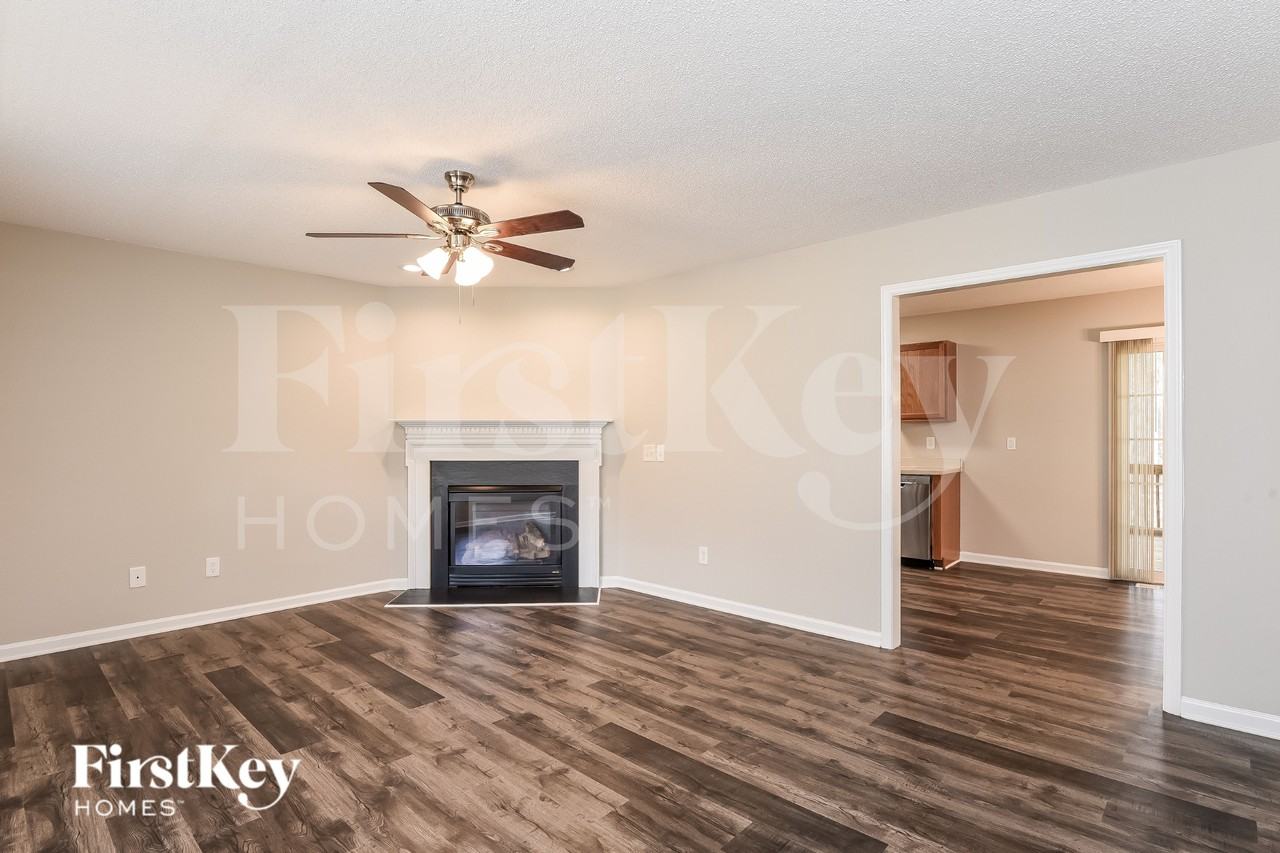 60 Cyra Ct - Photo 4 of 16