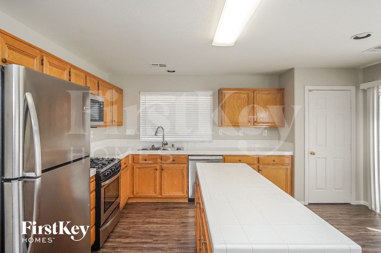 9134 Cazador St - Photo 7 of 15