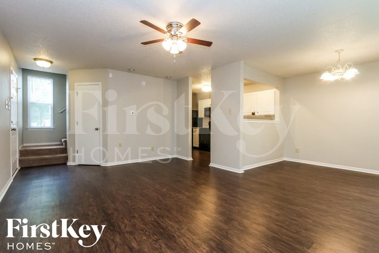 6518 Redland Way - Photo 3 of 15