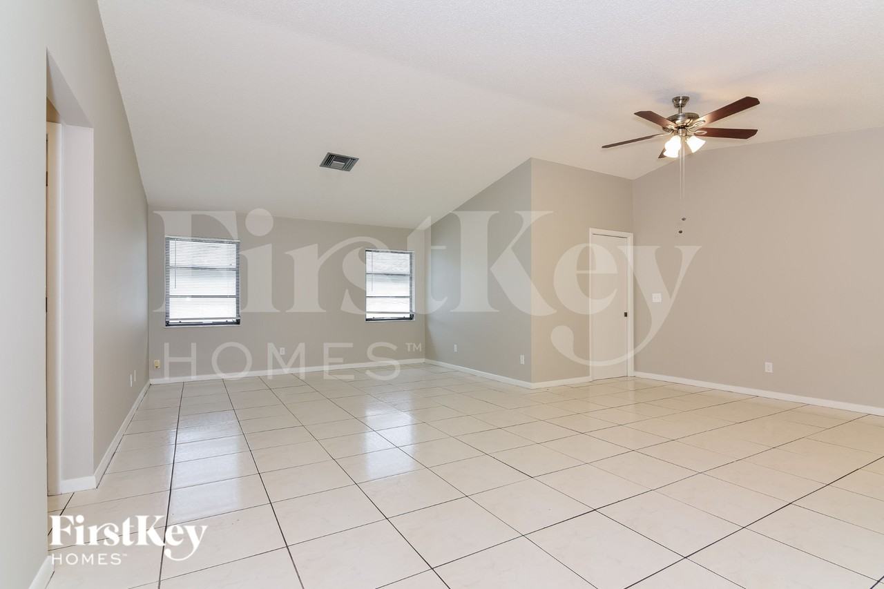 620 Se 29th St - Photo 5 of 16
