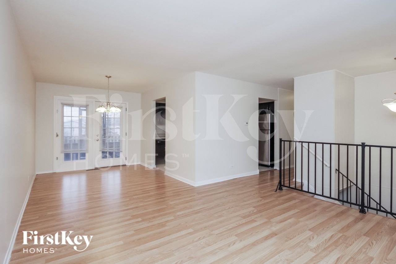 5724 Edward Dr - Photo 3 of 16