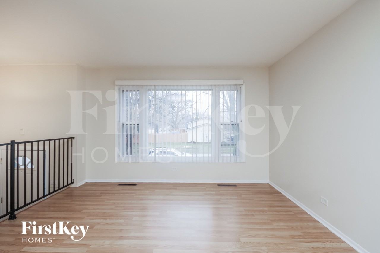 5724 Edward Dr - Photo 4 of 16