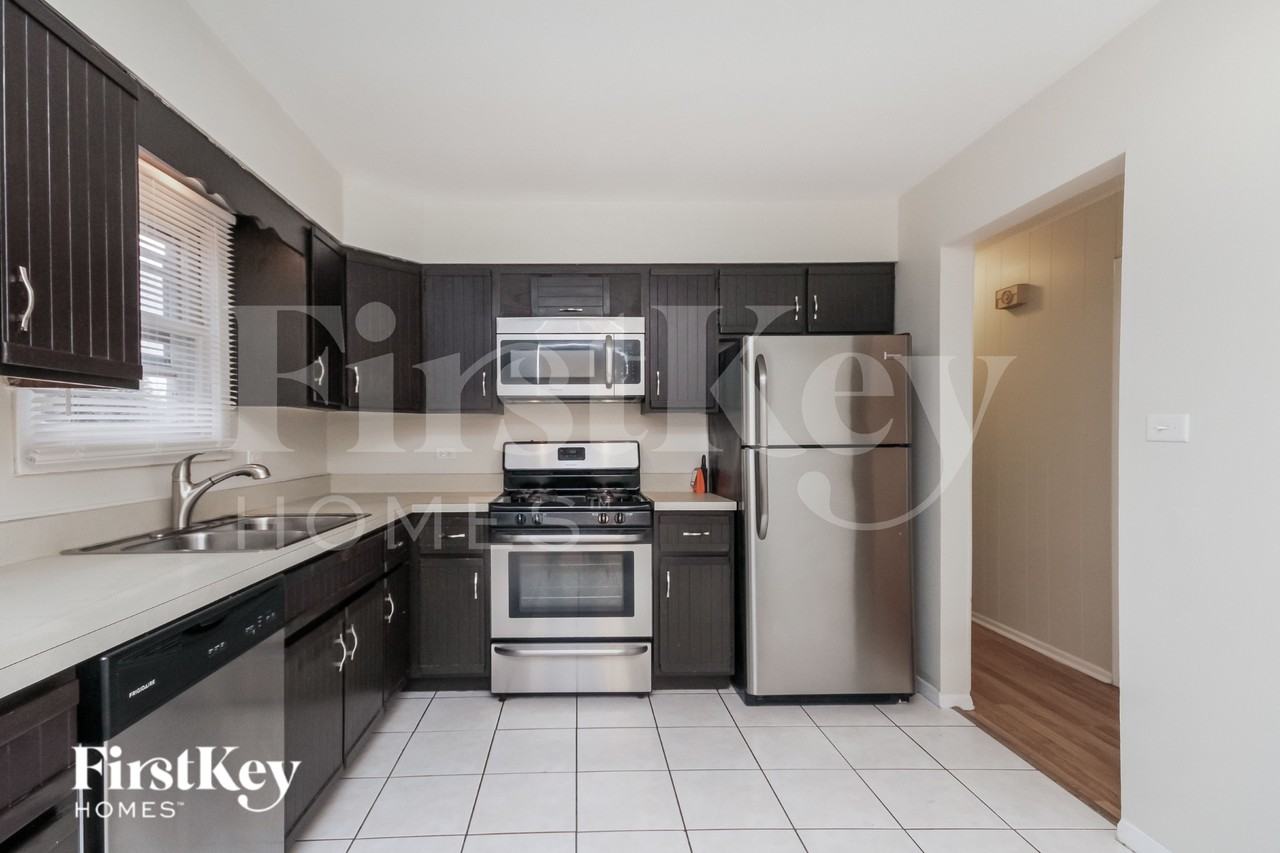 5724 Edward Dr - Photo 6 of 16