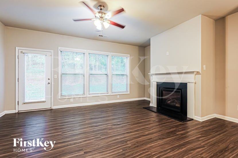 3172 Baylor Cir - Photo 2 of 16