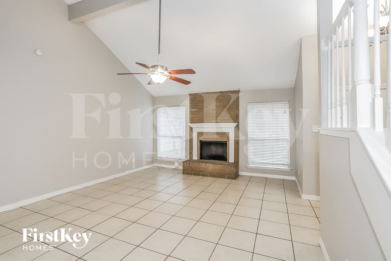3127 Village Woods Dr - Photo 2 of 16