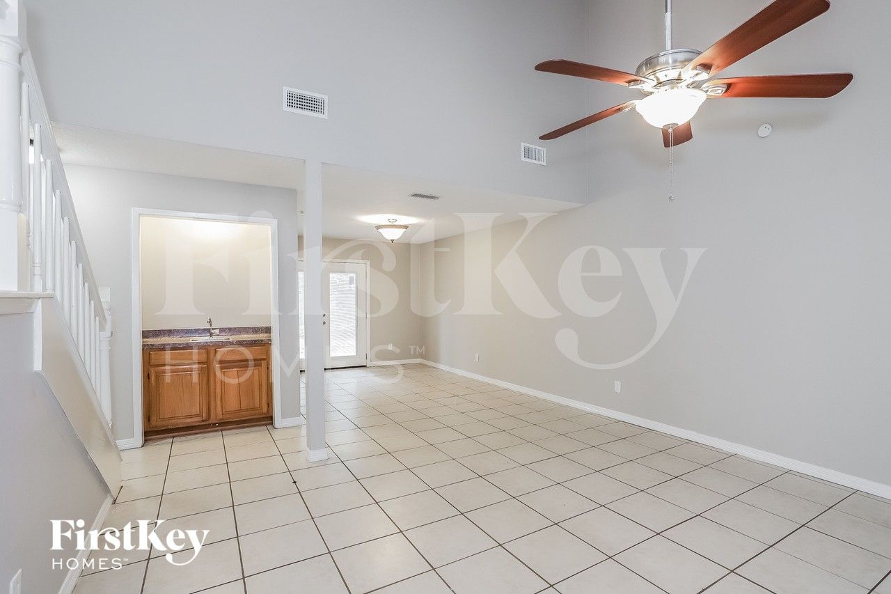 3127 Village Woods Dr - Photo 5 of 16