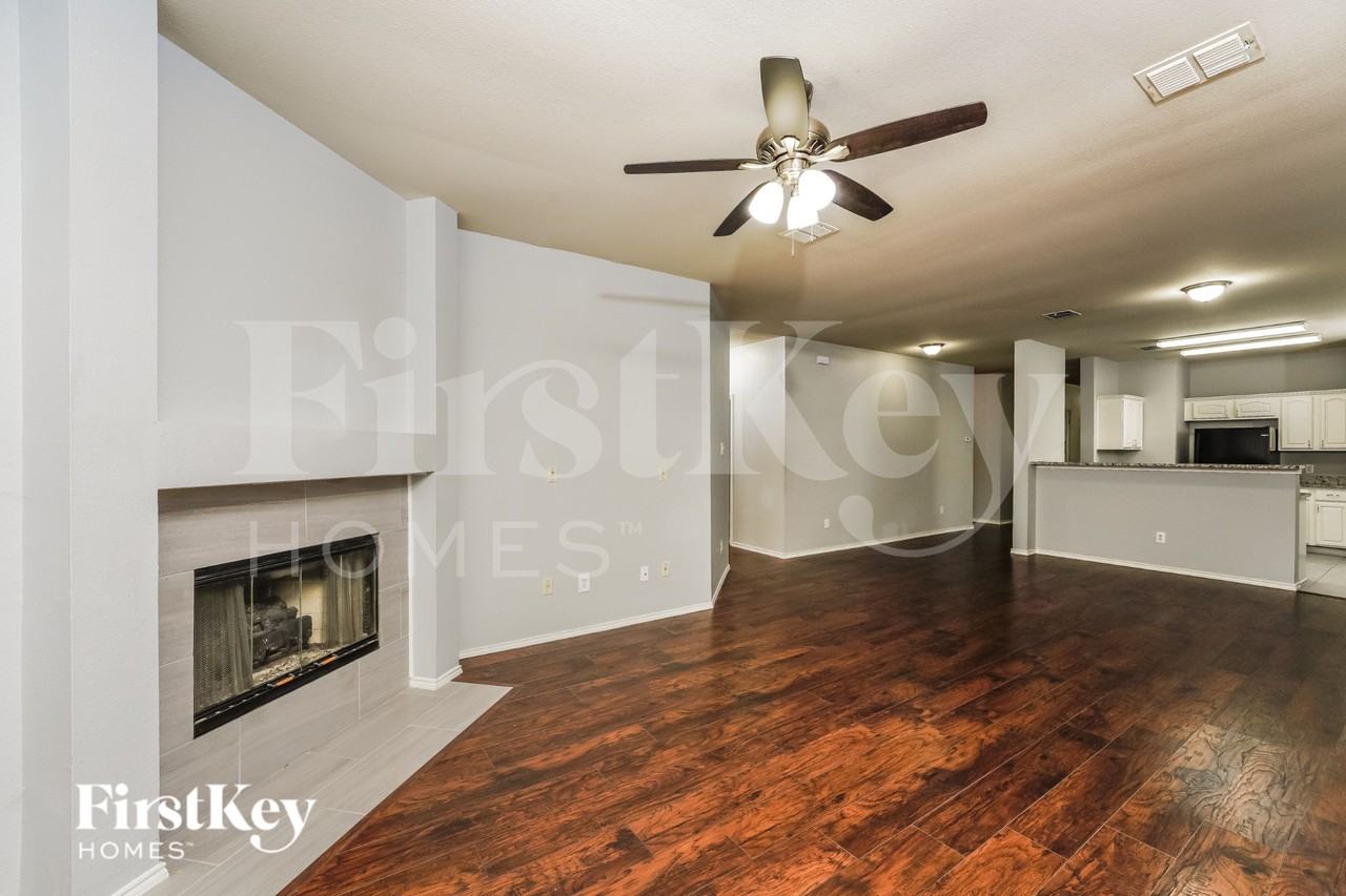 2325 Sumac Ct - Photo 2 of 16