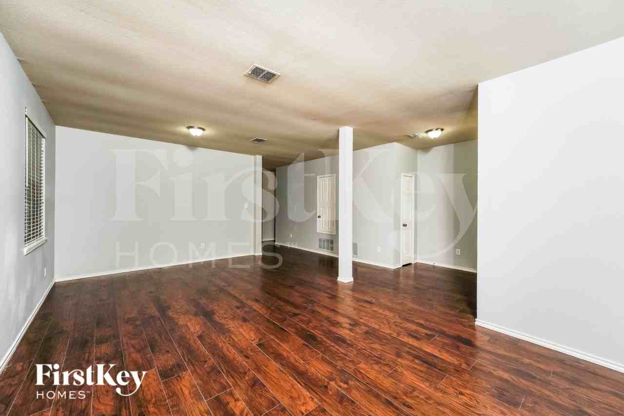 2325 Sumac Ct - Photo 5 of 16