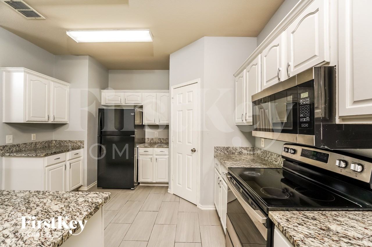 2325 Sumac Ct - Photo 7 of 16